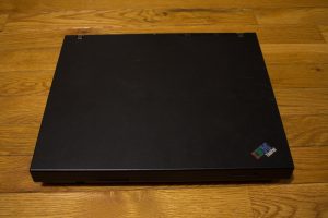 Image of the R51’s lid on a wooden floor